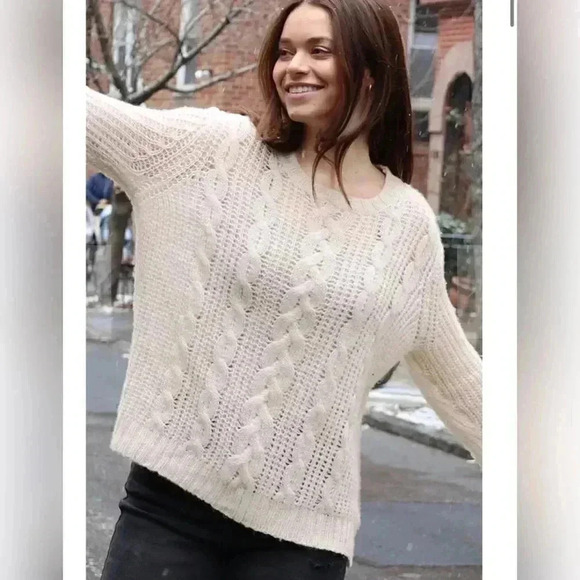 Wooden Ships AERIN CABLE CREW
LIGHTWEIGHT Mohair Wool Sweater - Picture 6 of 6